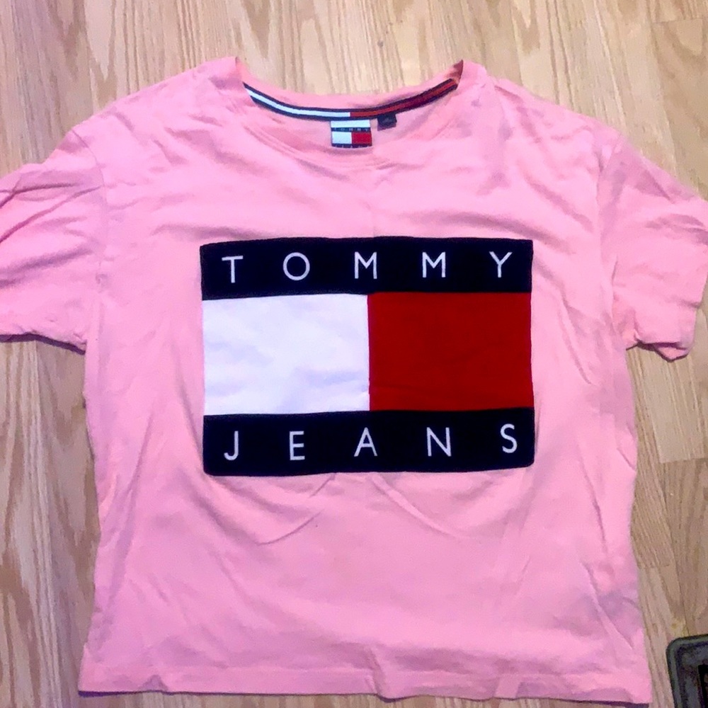 Pink Tommy Jeans t-shirt. Size medium. Condition very good, worn once.